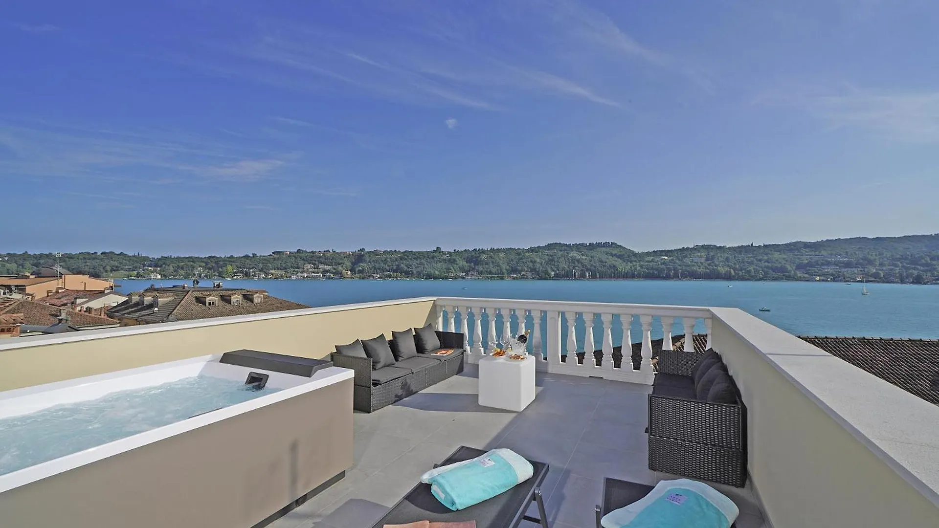 Aa Imbarcadero Apartments Salò İtalya