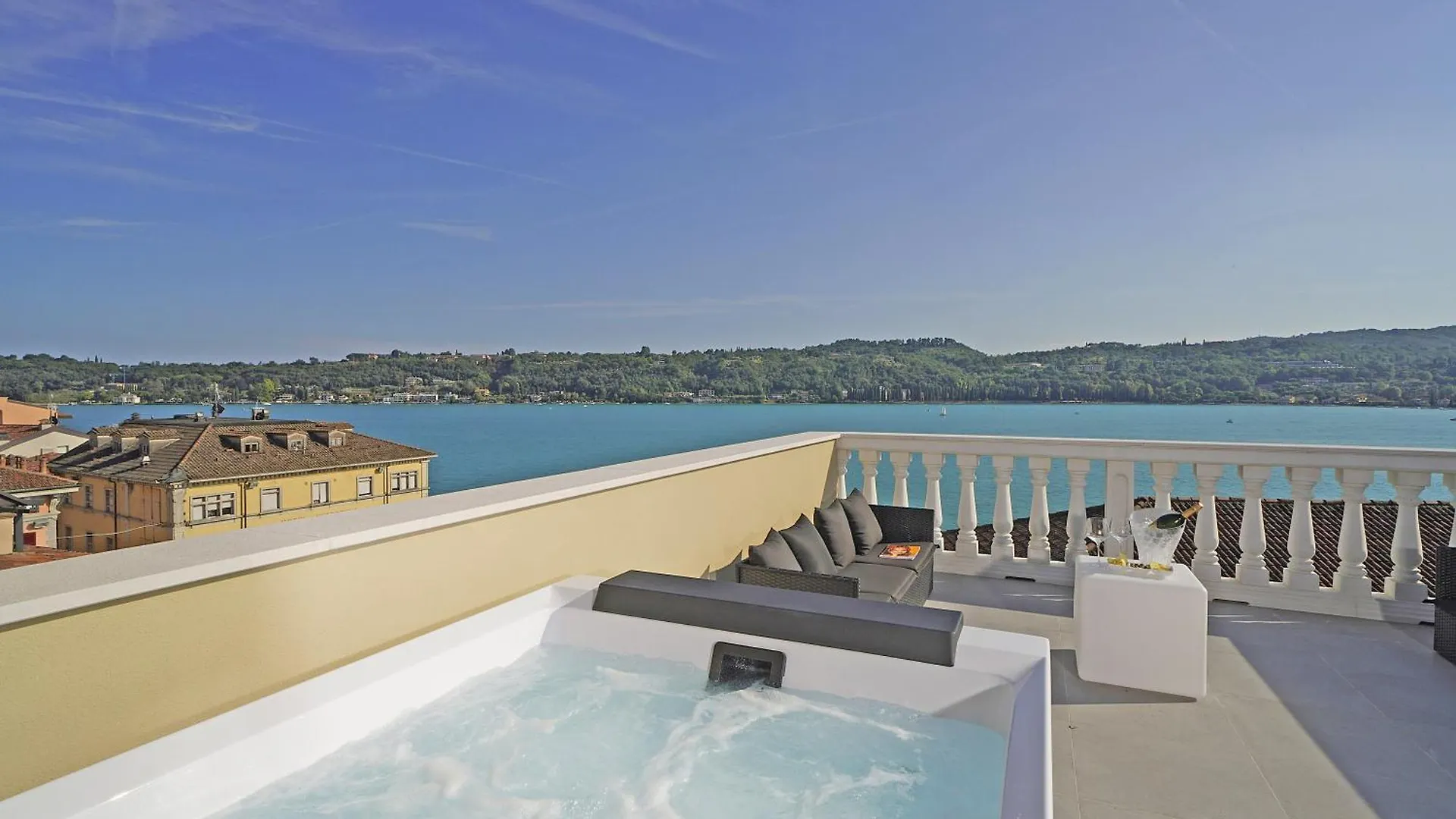 Aa Imbarcadero Apartments Salo Italy
